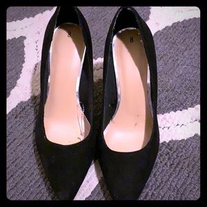 Black velvet pumps